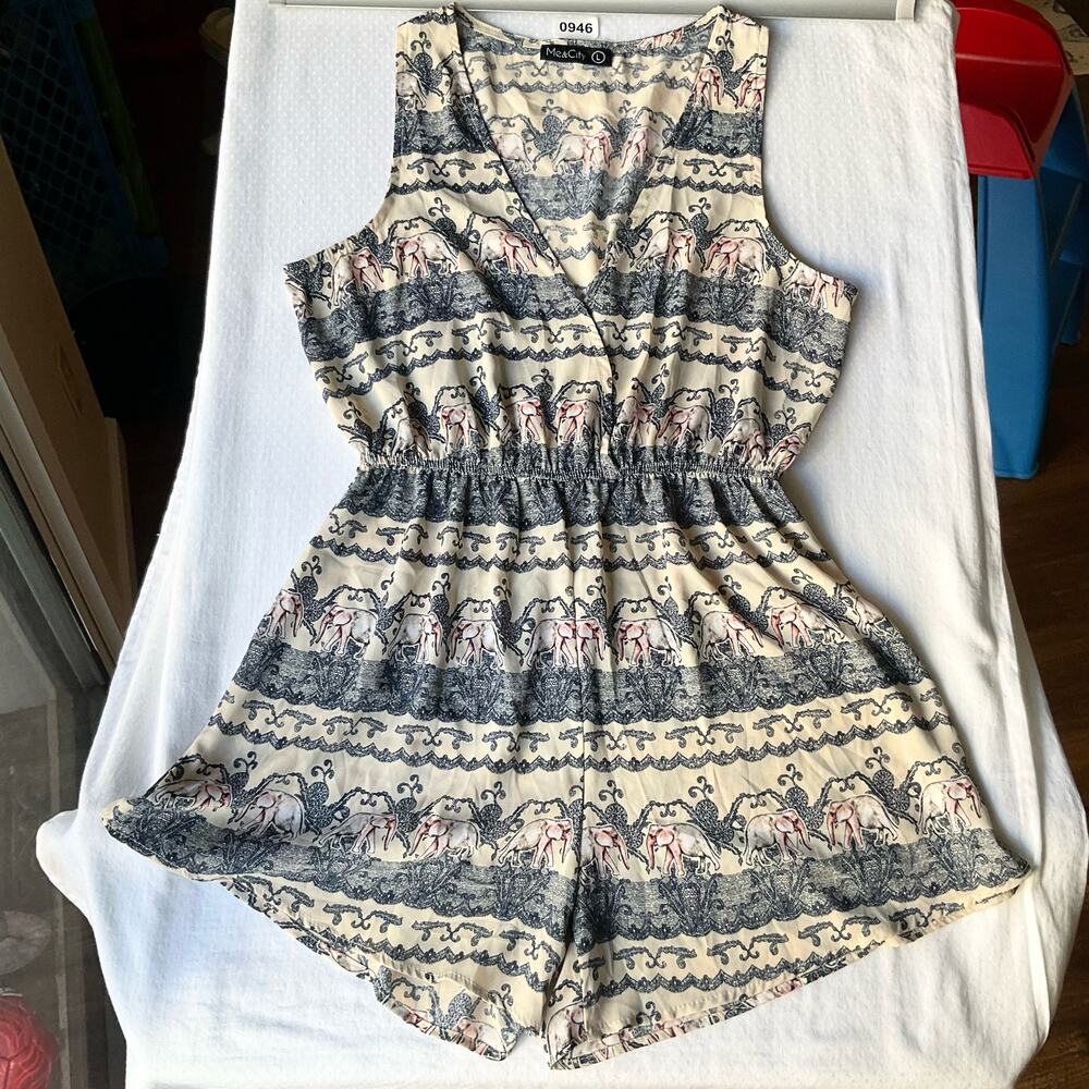 ME & CITY Women’s Sleeveless Short Jumpsuit Romper size L, Beige & Blue,Elephant